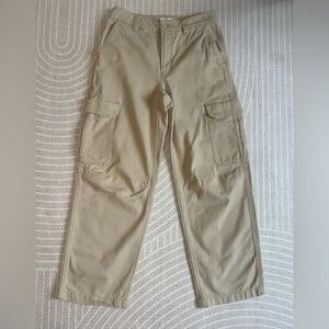Aritzia TNA cargo baggy pants Woman’s size 6 Beige Relaxed High Rise Utility